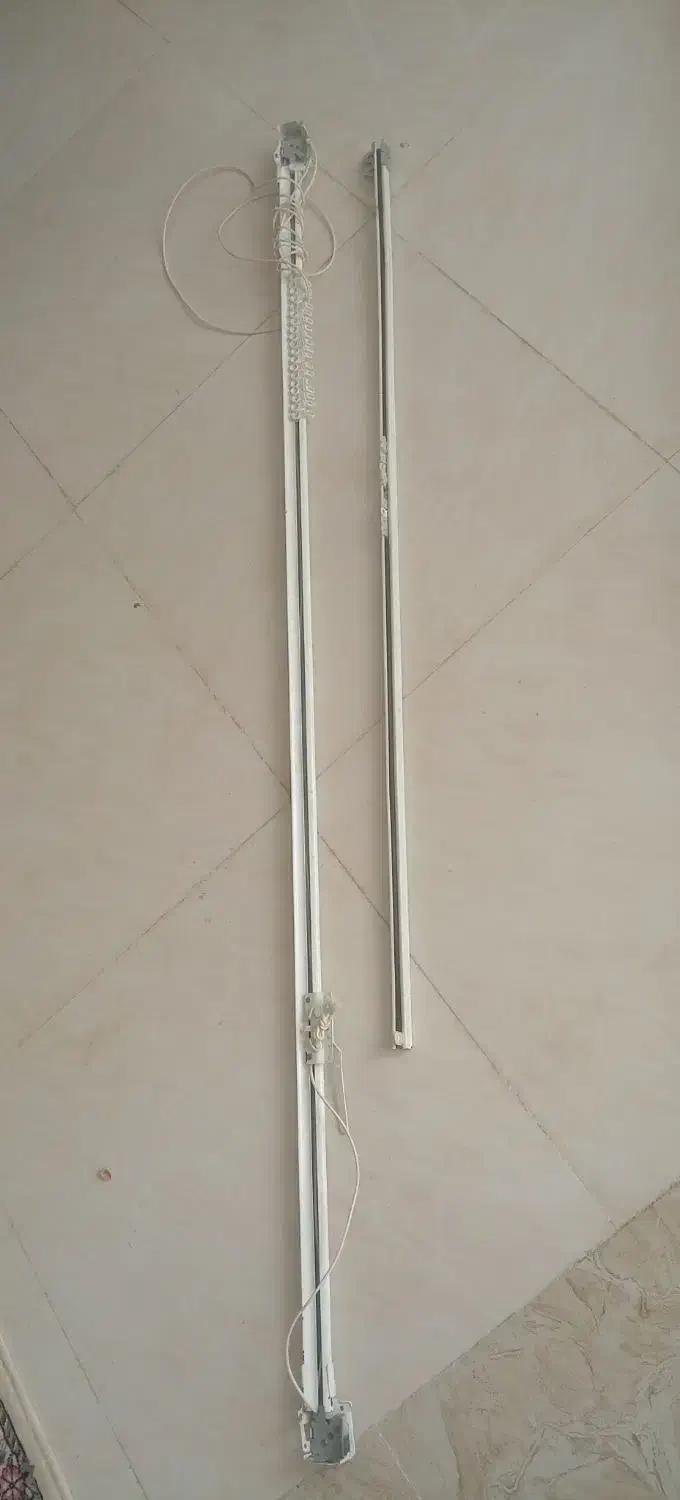 چراغ خواب و گلدون دو تا و گلیم و چوب پرده ریلی|اسباب و اثاث بچه|تربتحیدریه, یحیی آباد|دیوار