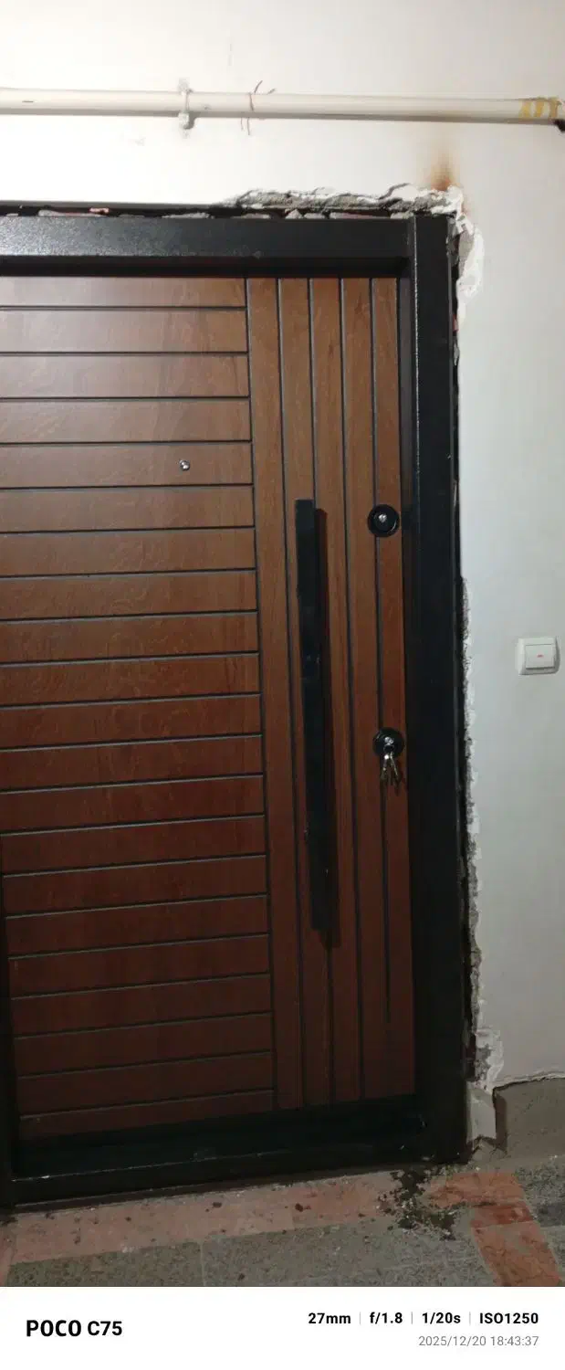 نصب ضدسرقت‌درب‌اتاقی‌سرویسی آلمینیوم و آهنی تضمینی|خدمات پیشه و مهارت|گرگان, |دیوار