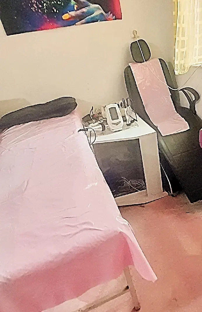 صندلی وتخت|مبلمان اداری|رشت, رودباری|دیوار