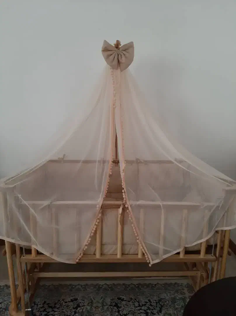 تخت نوزادی|تخت و صندلی بچه|سلماس, |دیوار