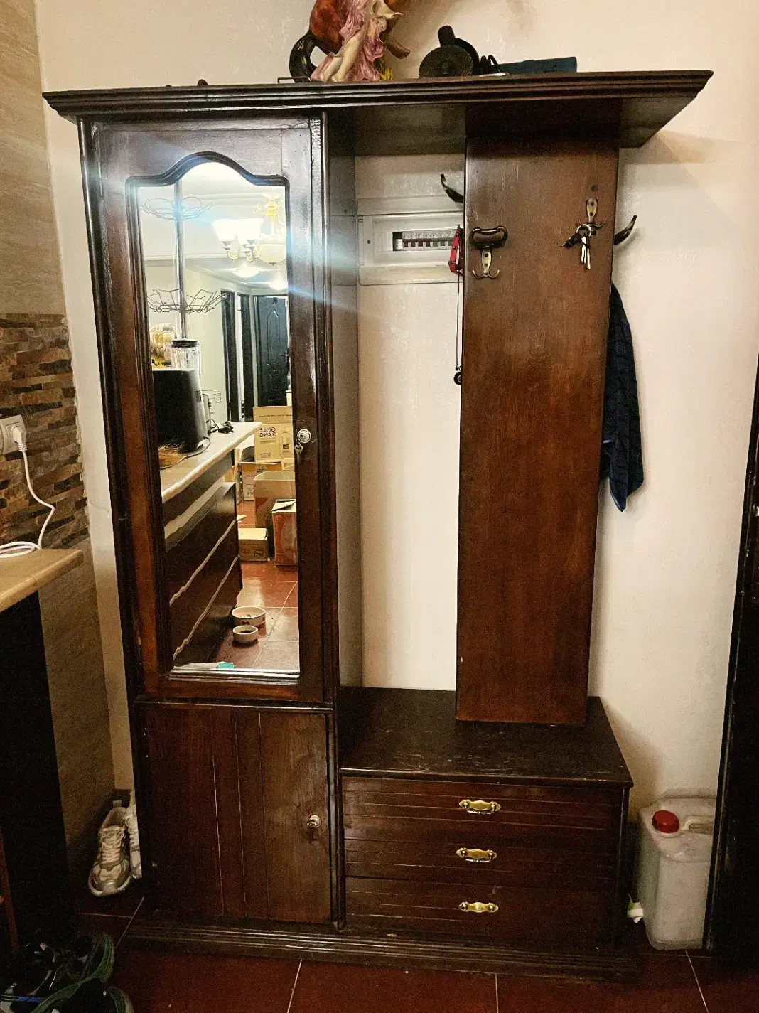 جاکفشی|جاکفشی، کمد، دراور|شیراز, فرگاز|دیوار