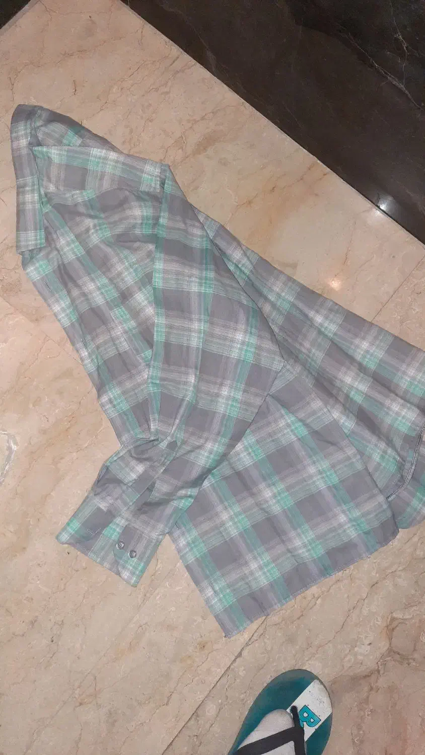 ی شلوار لی مشکی ویک پیراهن  نو و یک جفت کفش سالم|لباس|تهران, تهرانپارس غربی|دیوار