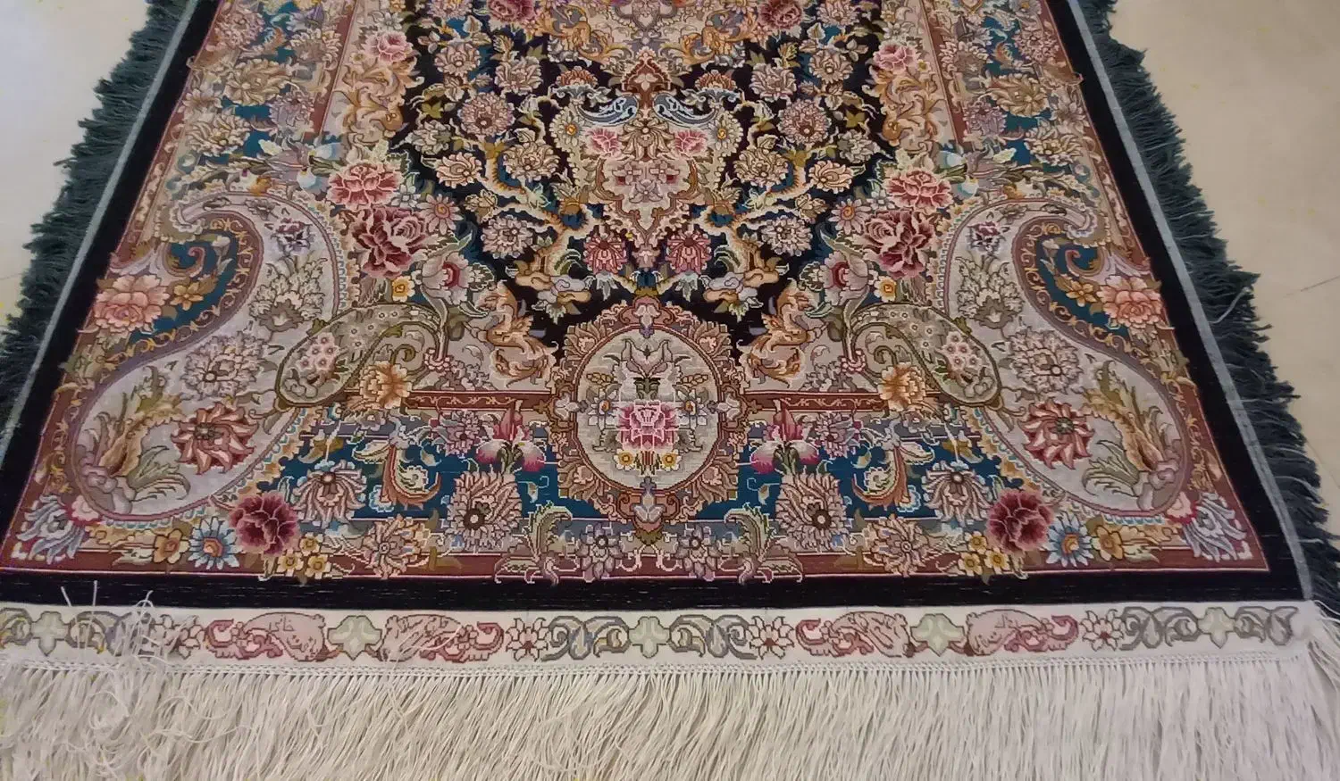 فرش ابریشم ذرع نیم سالاری ۶۲ رج|فرش|تبریز, |دیوار