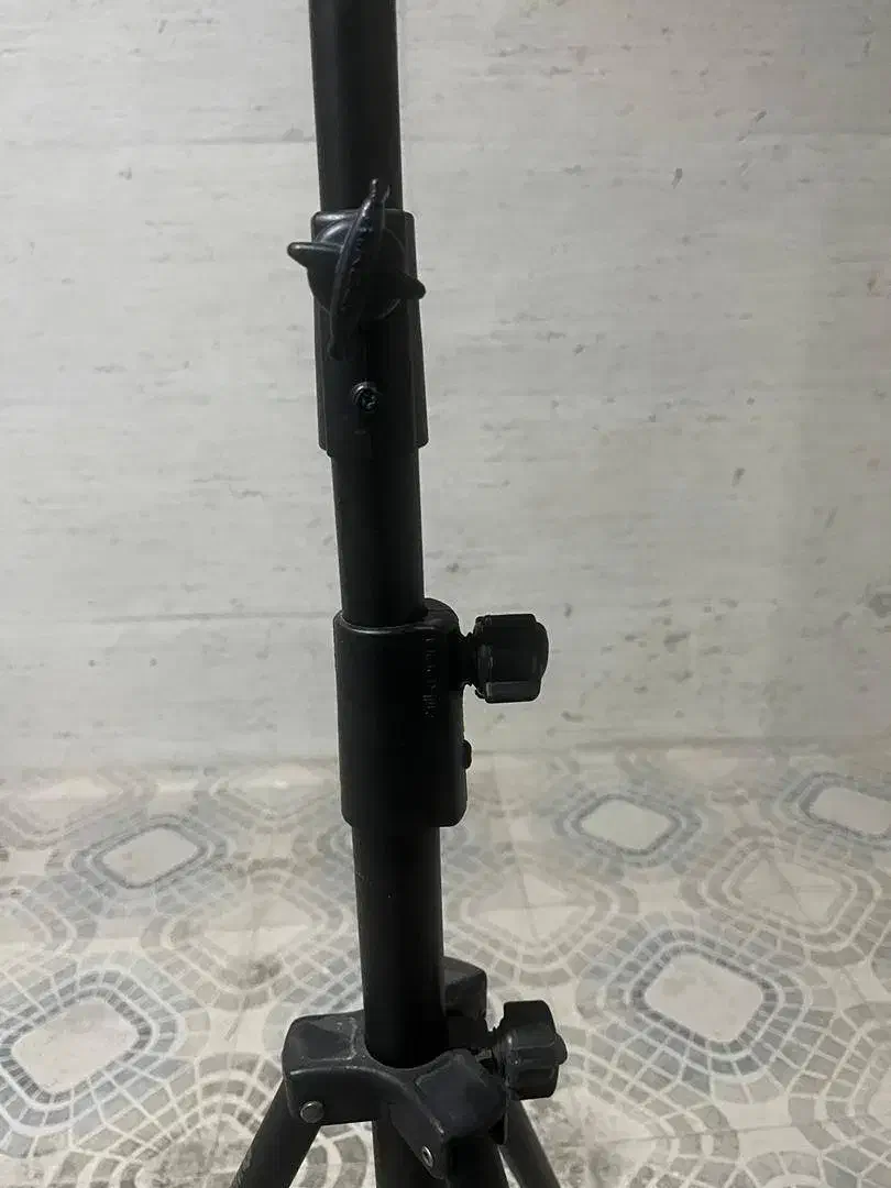 پایه فلاش|دوربین عکاسی و فیلمبرداری|بوشهر, |دیوار