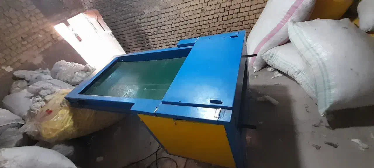 پشم گوسفندی|رختخواب، بالش، پتو|قم, قلعه صدری|دیوار