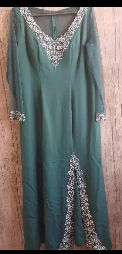 لباس مجلسی|لباس|فولادشهر, مسکن مهر فولادشهر|دیوار