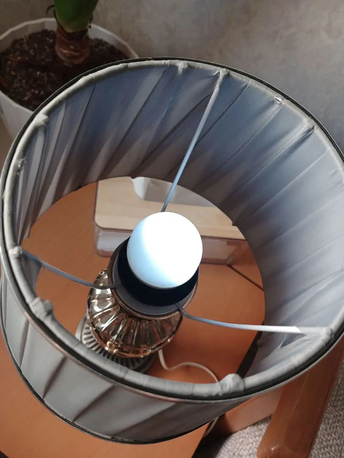 آباژور|چراغ خواب و آباژور|پرند, فاز ۶|دیوار