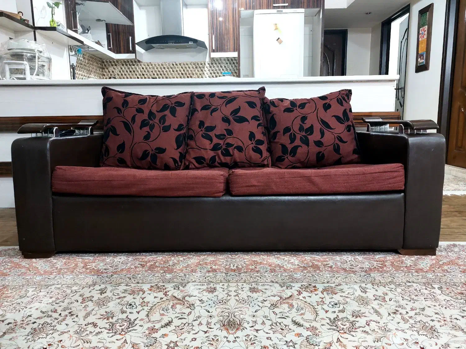 مبل پارچه ای و چرم|مبلمان خانگی و میز عسلی|شاهین‌شهر, عطار|دیوار