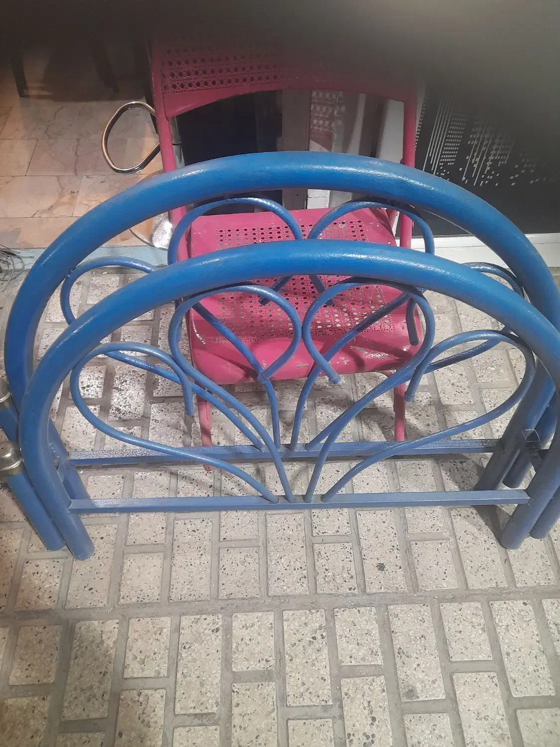 تخت فلزی ابی کفی چوبی سفید کفی فلزی|تخت و سرویس خواب|مشهد, صیاد شیرازی|دیوار