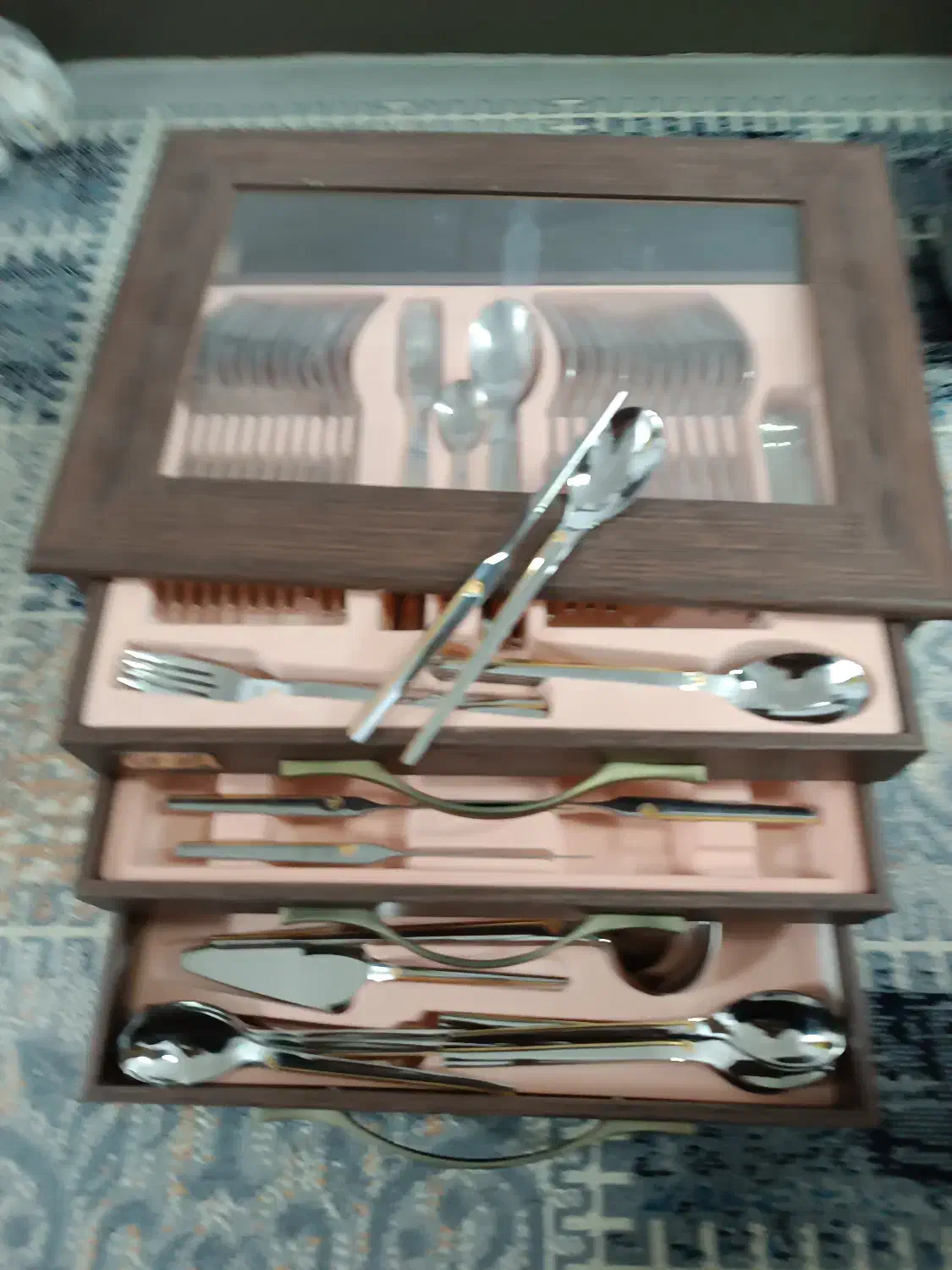 سرویس قاشق چنگال 30نفره همراه جعبه|ظروف سرو و پذیرایی|قم, آزادگان|دیوار