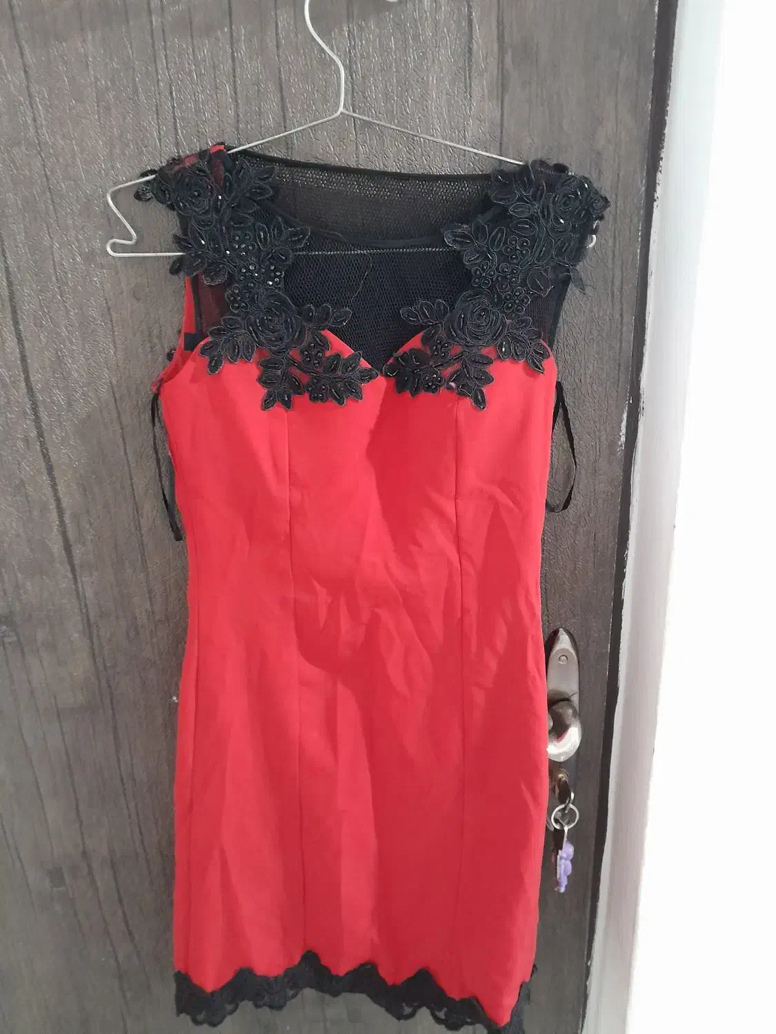 لباس مجلسی ی بار بیشتر پوشیده نشدع|لباس|چمستان, |دیوار