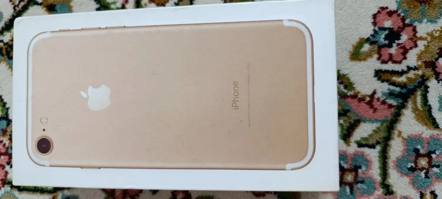 گوشی آیفون 7 همراه با کارتن|موبایل|شاهین‌شهر, طالقانی|دیوار