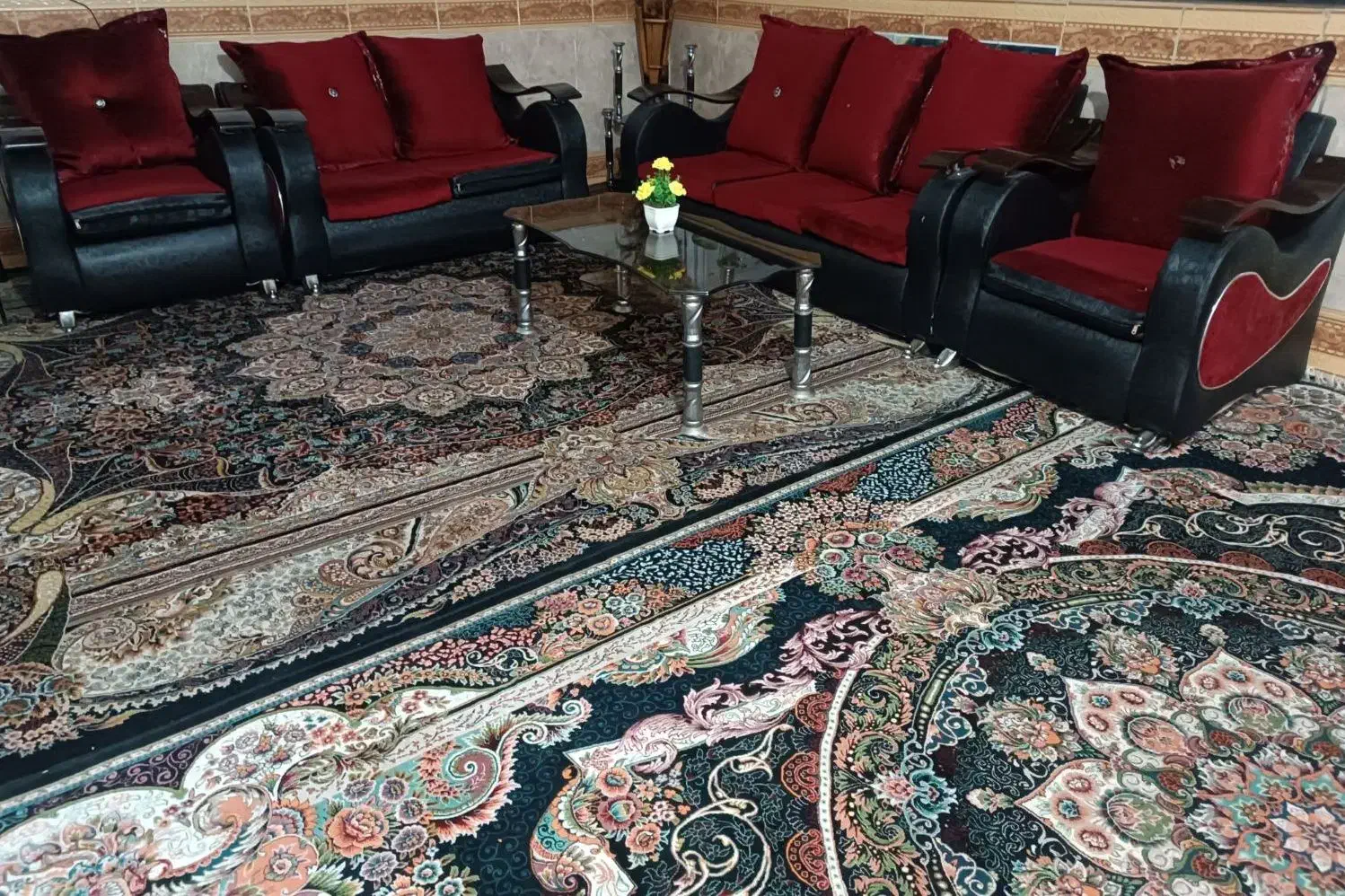 مبل ۷ نفره کلاسیک همراه میز وسط و ۳ تاعسلی|مبلمان خانگی و میز عسلی|اهواز, منبع اب|دیوار