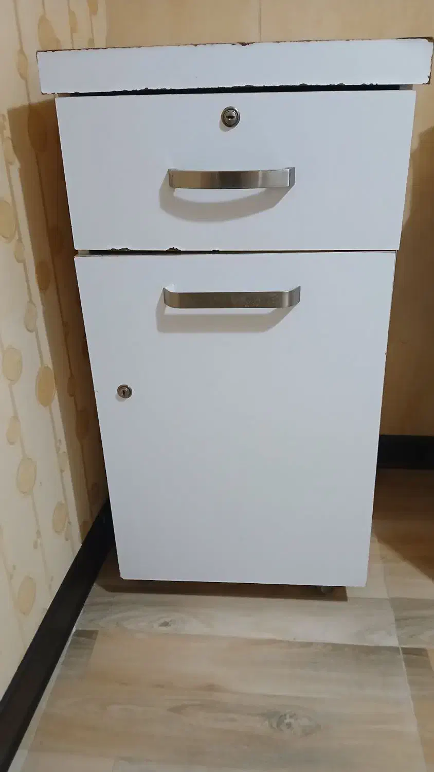 کمد دراور|جاکفشی، کمد، دراور|بندر انزلی, معلم|دیوار