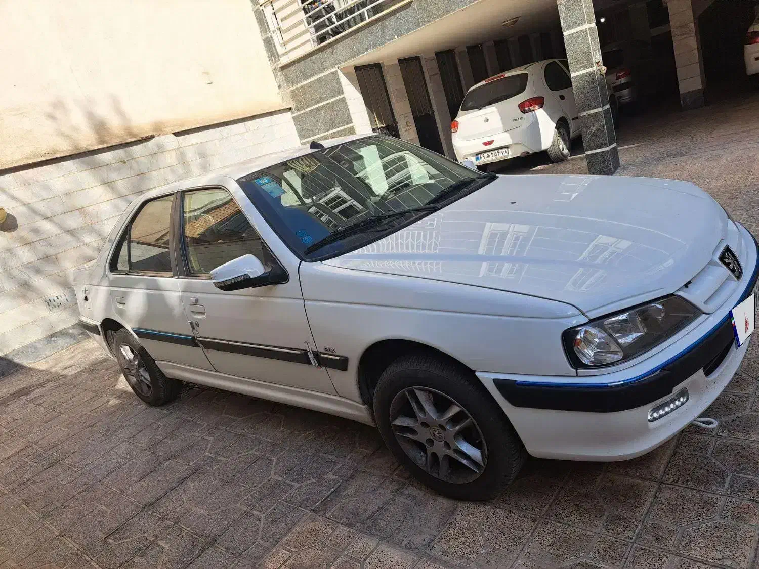 فروش پژو پارس 1402 سفارشی|خودرو سواری و وانت|محمدشهر, سیدآباد|دیوار