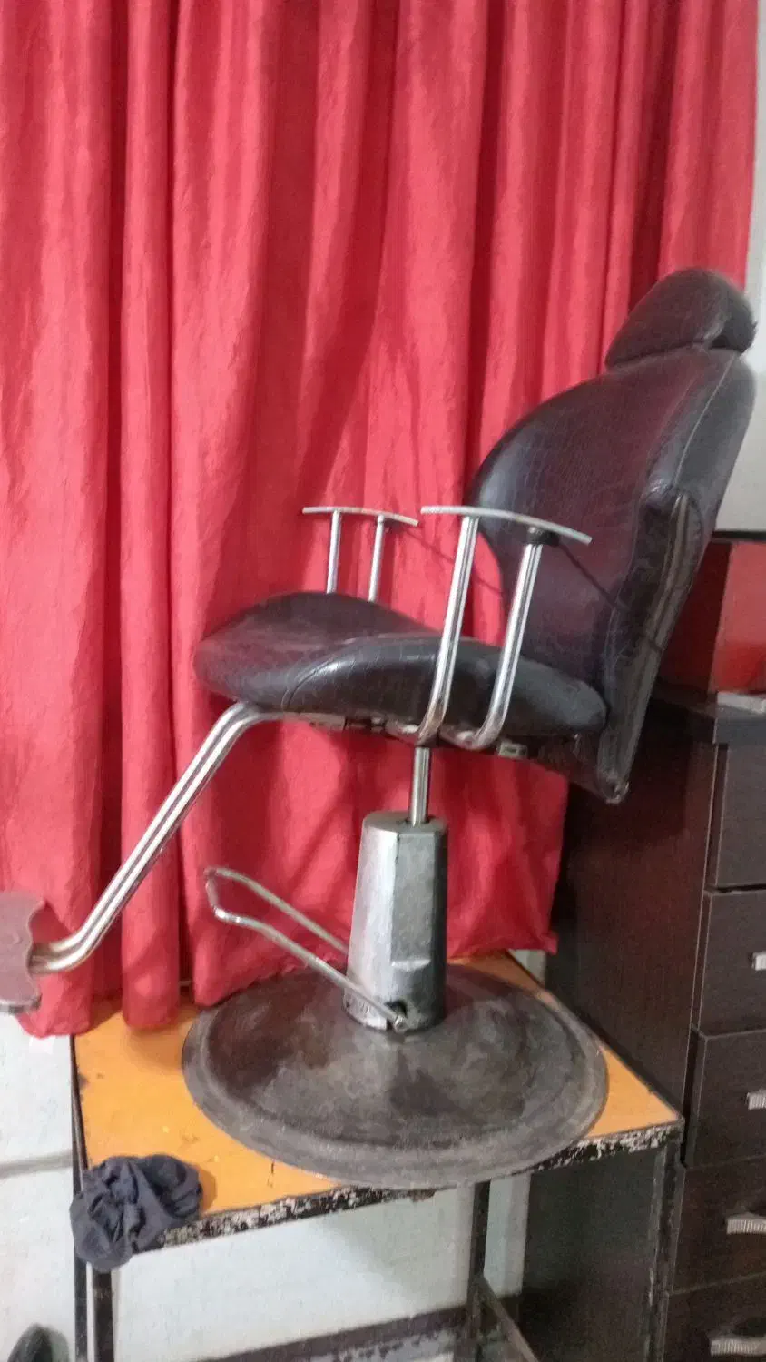 صندلی آرایشگاه مردانه|آرایشگاه و سالن‌های زیبایی|بندر ماهشهر, |دیوار