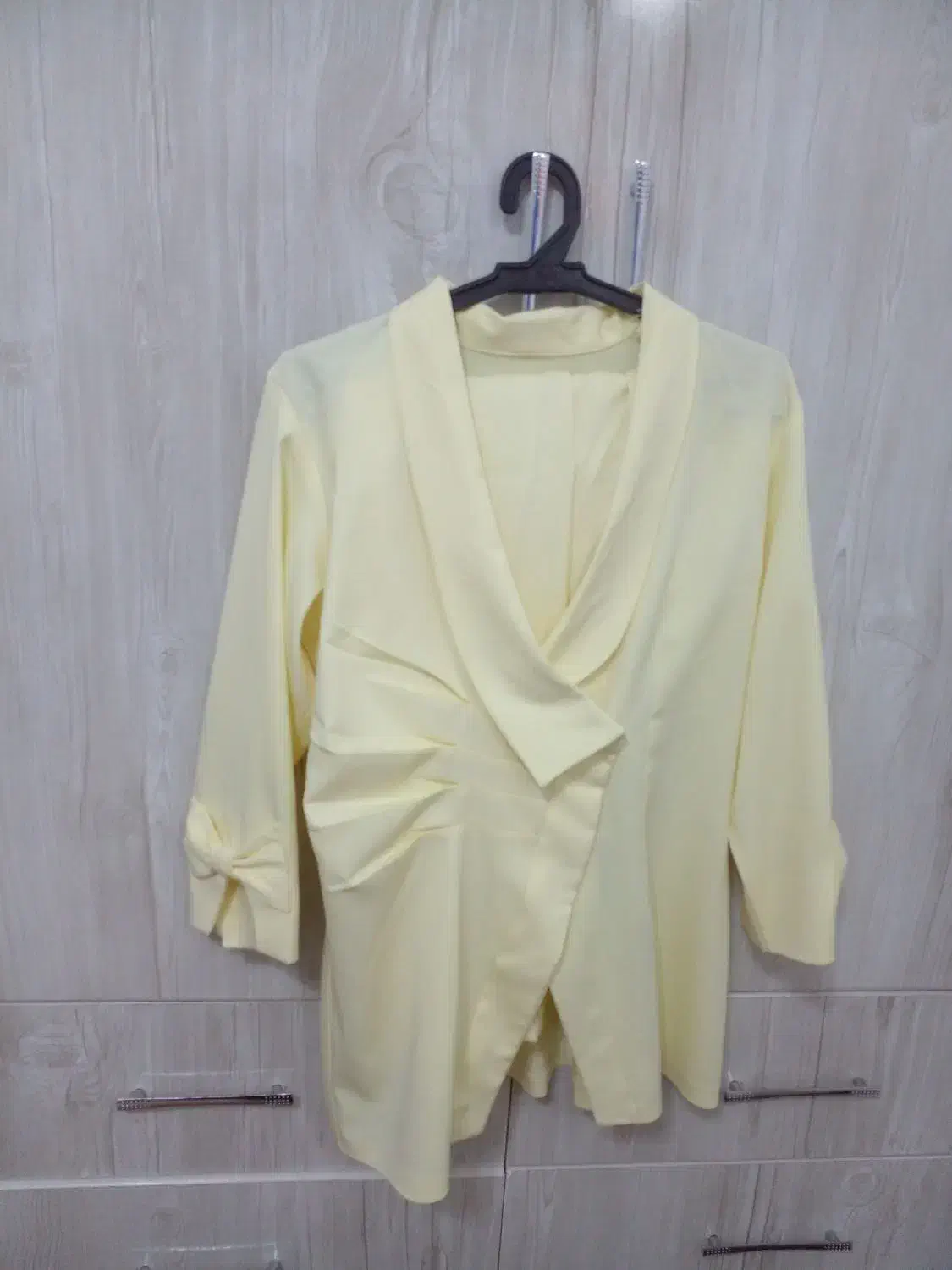 تعدادی لباس مجلسی ومانتوشلوارباقیمت مناسب|لباس|بم, |دیوار