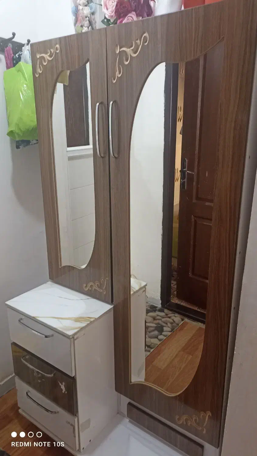 به دلیل جابه جای به فروش میرسد|مبلمان خانگی و میز عسلی|بانه, |دیوار