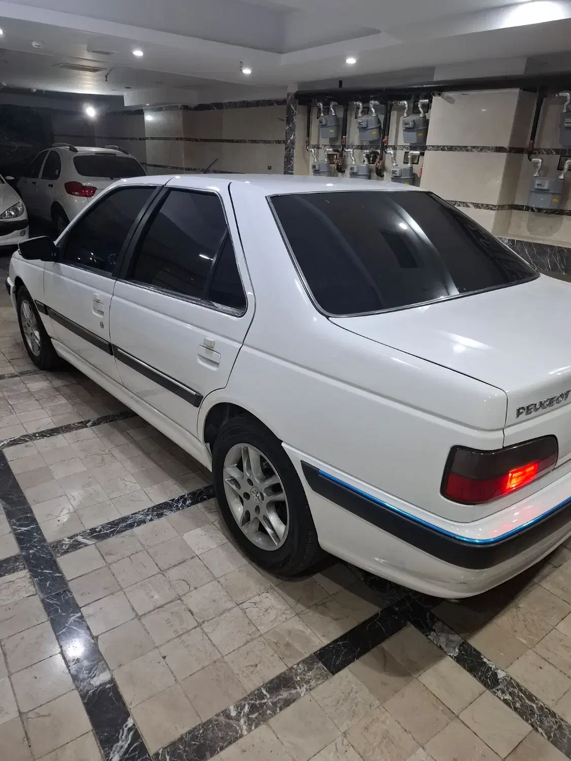 پژو پارس مدل 402 سفارشی فول elx بدون رنگ|خودرو سواری و وانت|تهران, افسریه جنوبی|دیوار