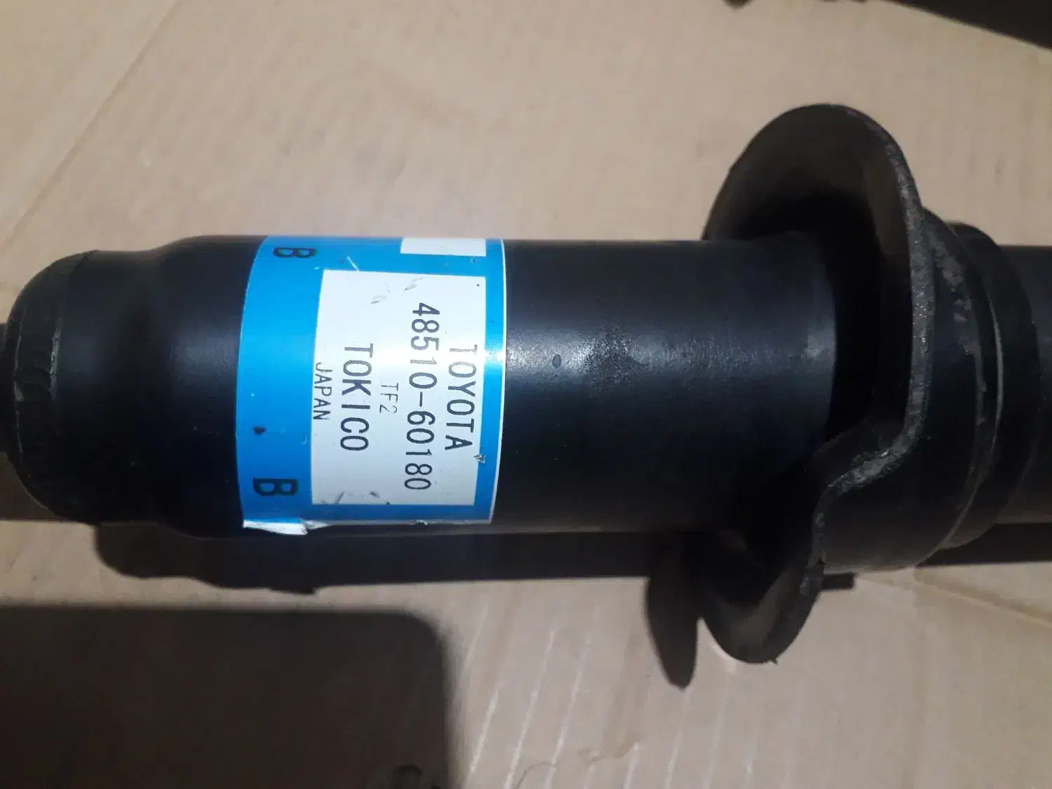 کمک فنر لندکروز ۲۰۰|قطعات یدکی و لوازم جانبی|تهران, خاوران|دیوار