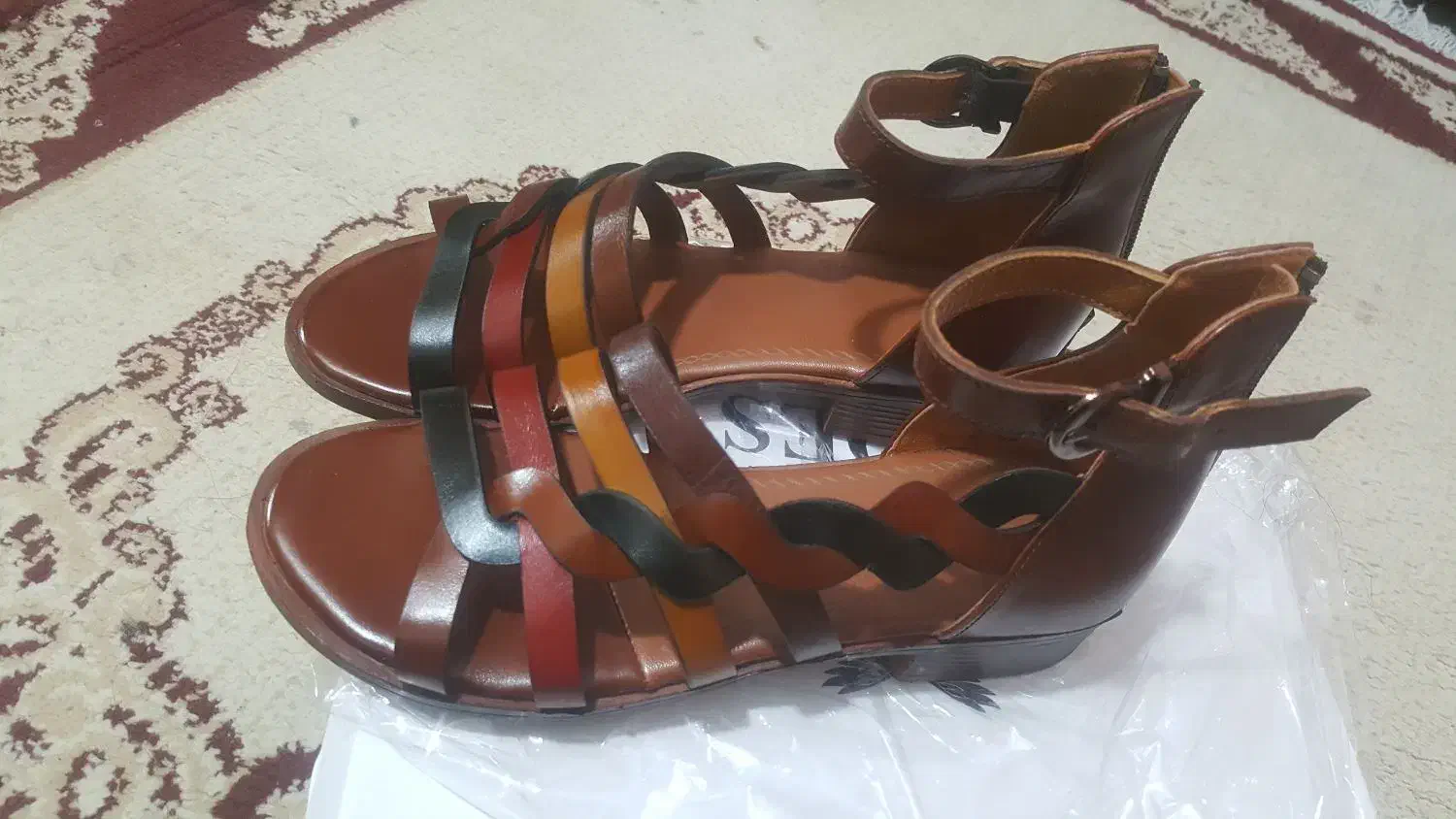 صندل چرم دخترانه سایز ۳۷|کیف، کفش، کمربند|کهریزک, |دیوار