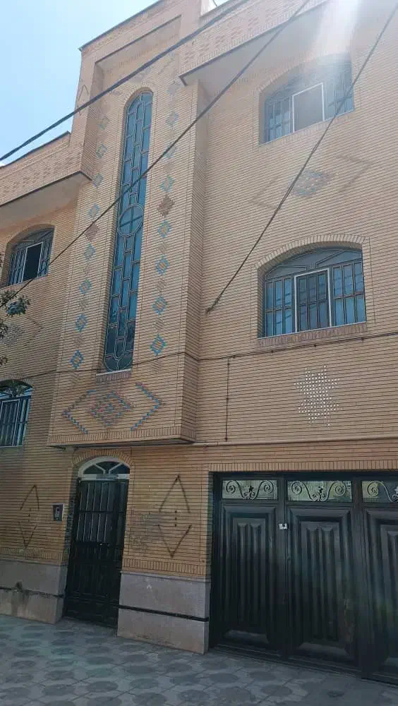 ویلایی 265 متر / دو واحد ۳ خوابه/ تجاری مسکونی|فروش خانه و ویلا|شیراز, سفیرشمالی|دیوار