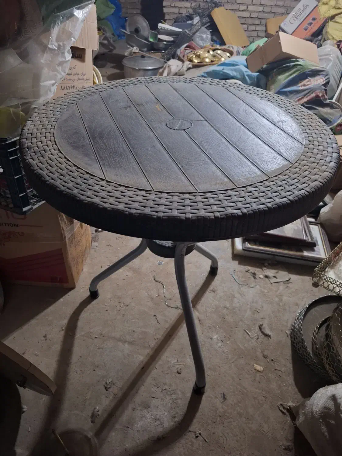 میز گرد|میز و صندلی غذاخوری|اصفهان, مهدیه|دیوار