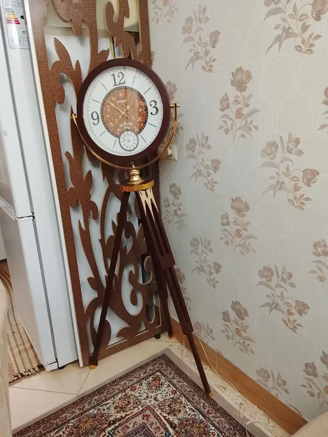 ساعت سه پایه|ساعت دیواری و تزئینی|بروجرد, |دیوار