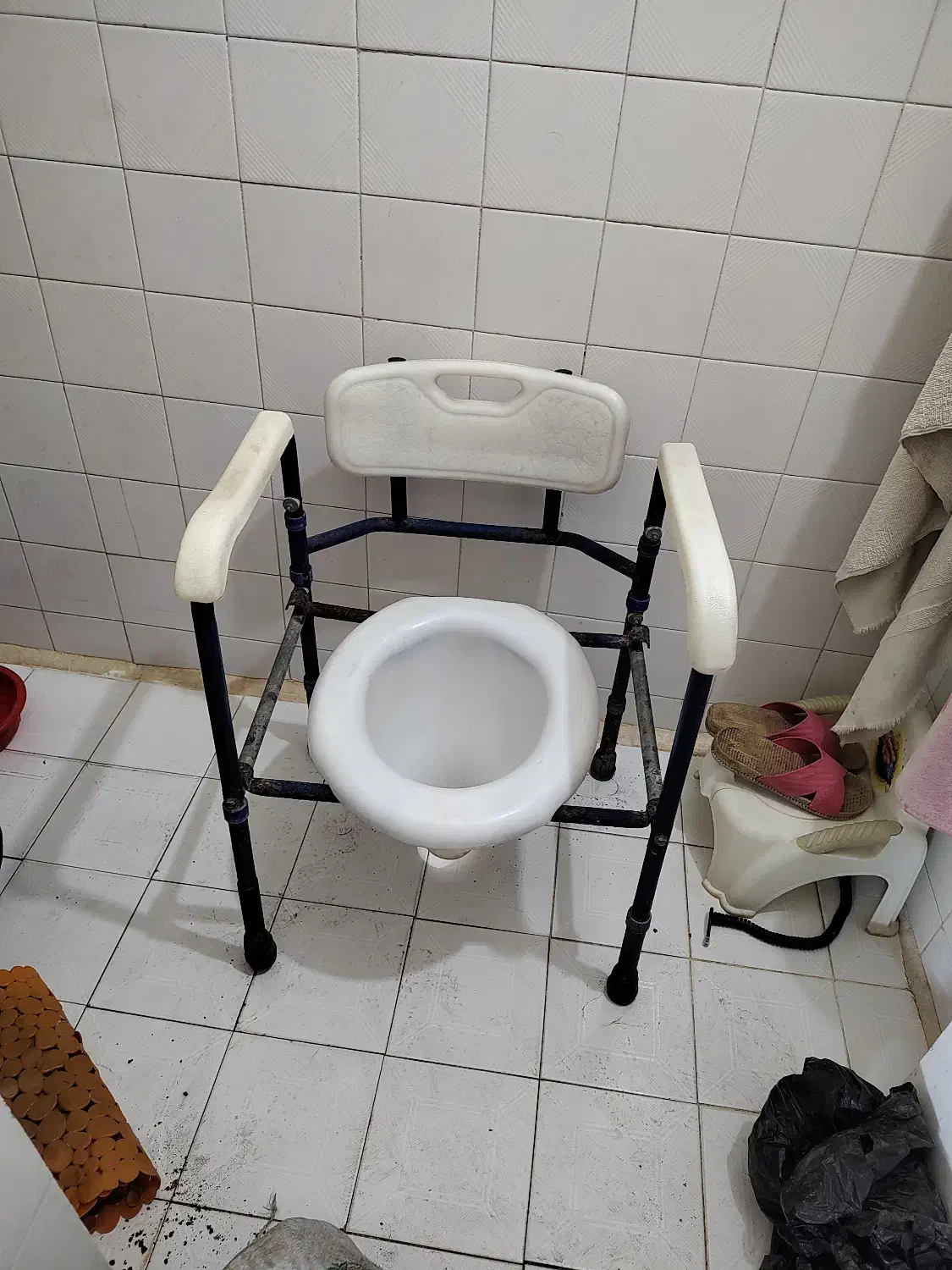 توالت فرنگی سیار متحرک تاشو|لوازم سرویس بهداشتی|ری, اقدسیه|دیوار