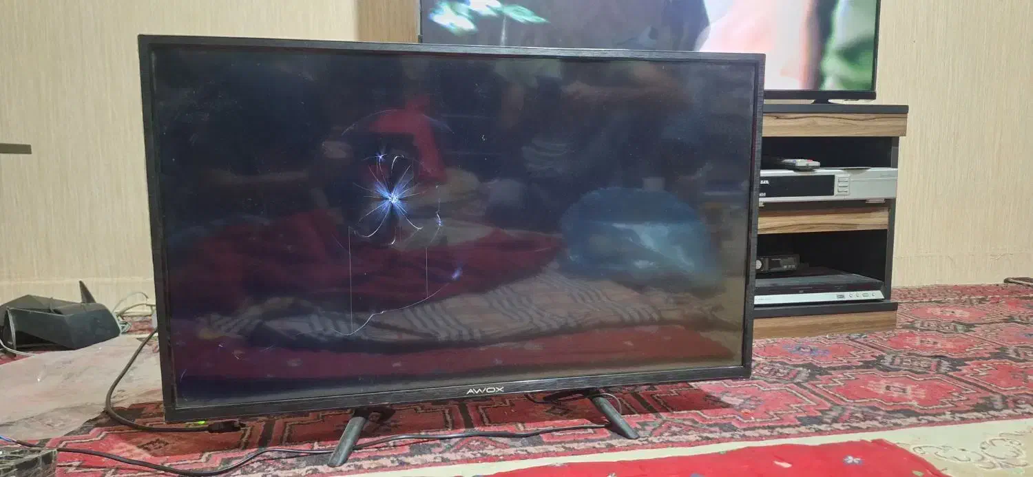 تلویزوین ۳۲ اوکس پنل شکسته|تلویزیون و پروژکتور|وحیدیه, |دیوار