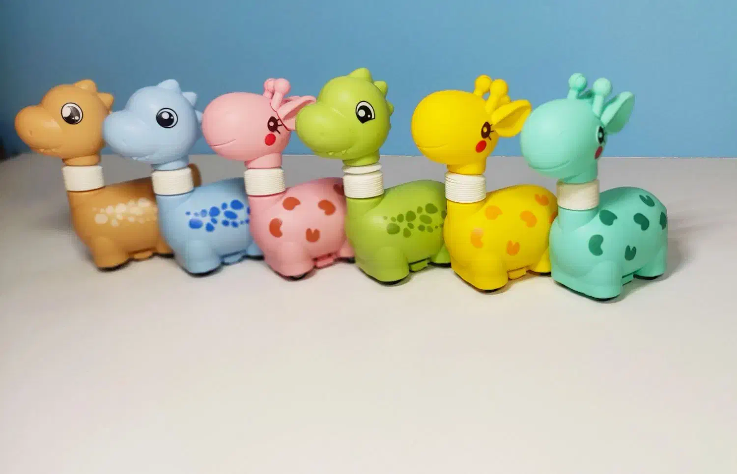 دایناسور زرافه اسباببازی قدرتی آبسرد کن مکعب ابری|اسباببازی بچه|قم, چهل درخت|دیوار