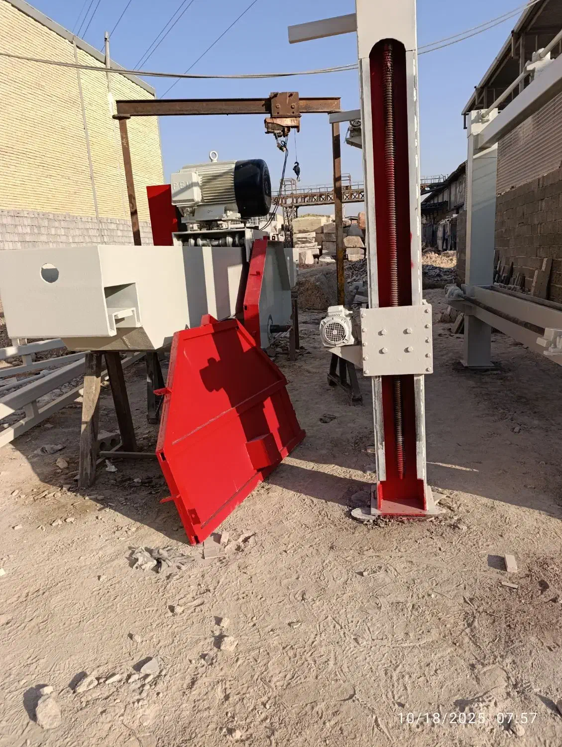 قله بر ، دستگاه سنگبری|ماشینآلات صنعتی|خرم بید, |دیوار