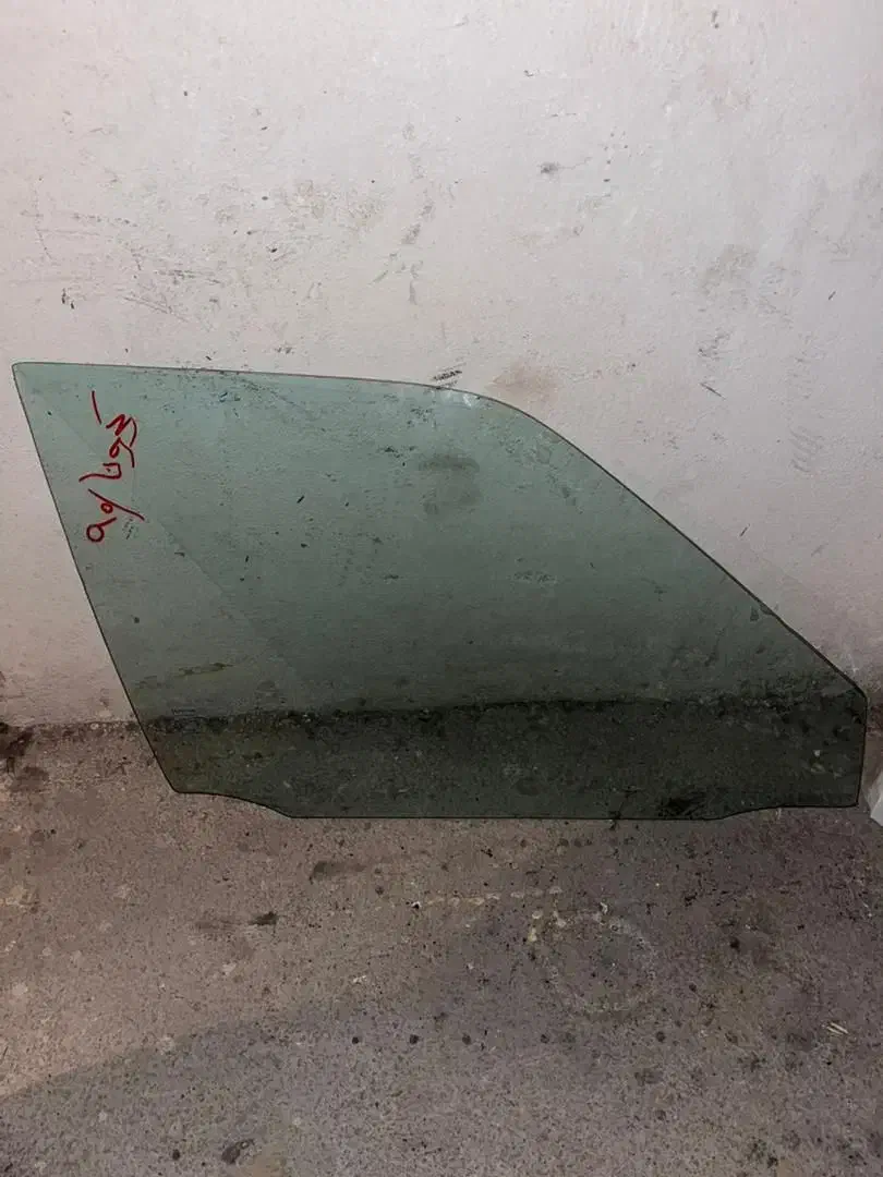 شیشه عقب تویوتا کرونا نو جلو داشبورد بنز و کمک فنر|قطعات یدکی و لوازم جانبی|پردیس, فاز ۳|دیوار