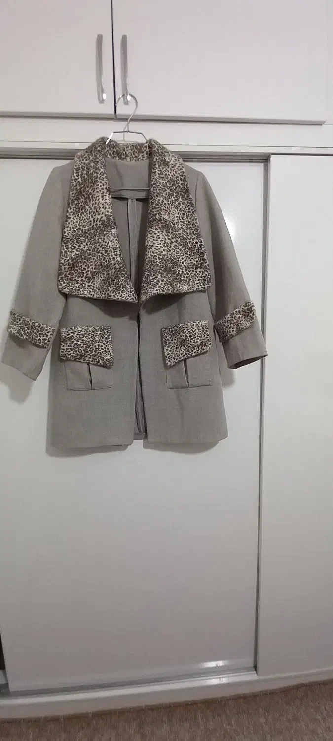 پالتو فوتر|لباس|شاهین‌شهر, شهرک گلدیس|دیوار