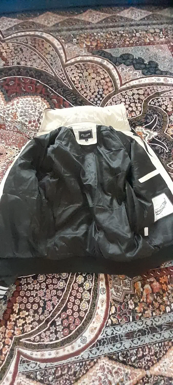 گاپشن بیسبالی خیلی تمیز و کم استفاده شده|لباس|قم, باغ کرباسی|دیوار