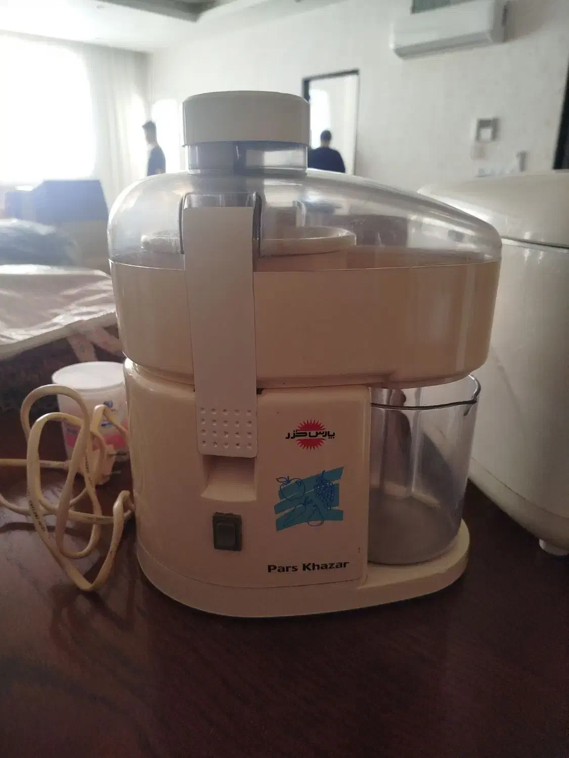 آبمیوه گیری|آبمیوه‌گیر و آب‌مرکبات‌گیر|اندیشه, اندیشه فاز ۲|دیوار