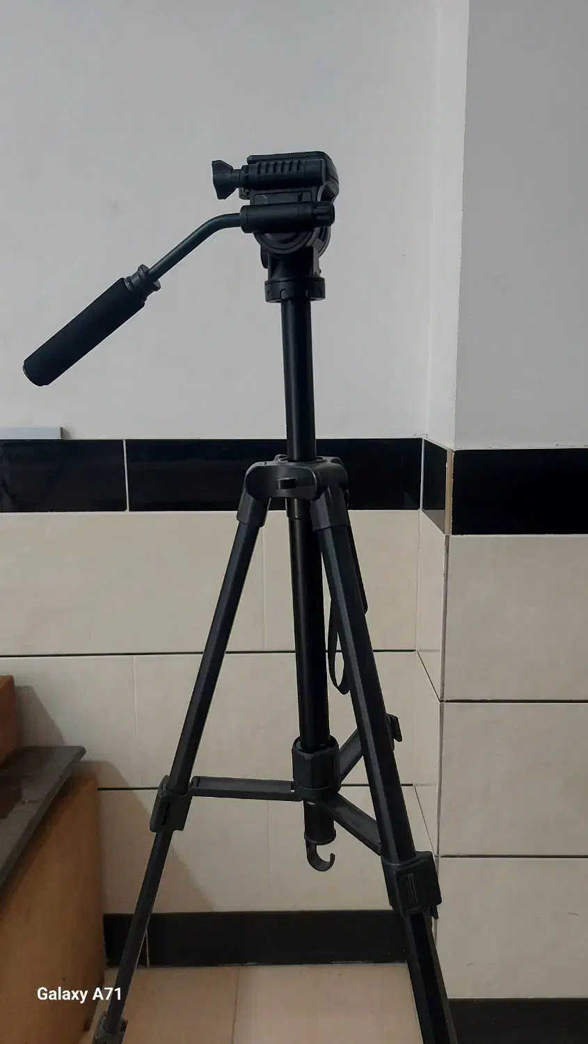 سه پایه دوربین عکاسی . فیلمبرداری|دوربین عکاسی و فیلم‌برداری|گنبد کاووس, |دیوار