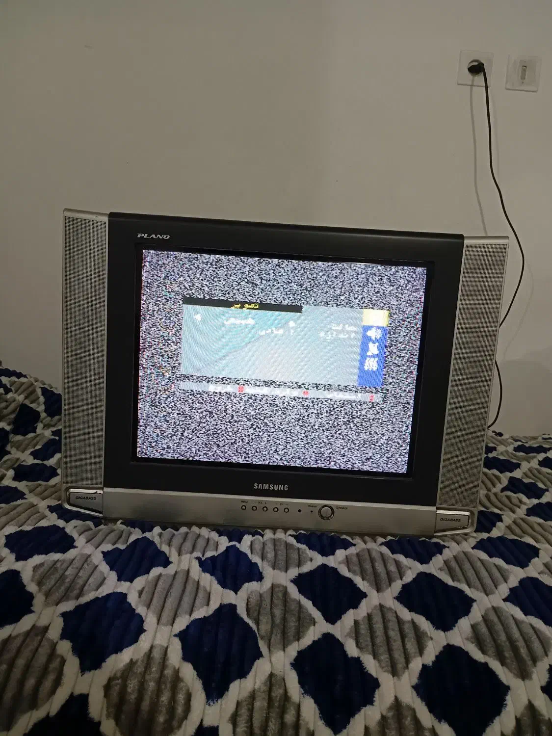 تلویزیون ۲۱ اینچ سامسونگ|تلویزیون و پروژکتور|ساری, |دیوار