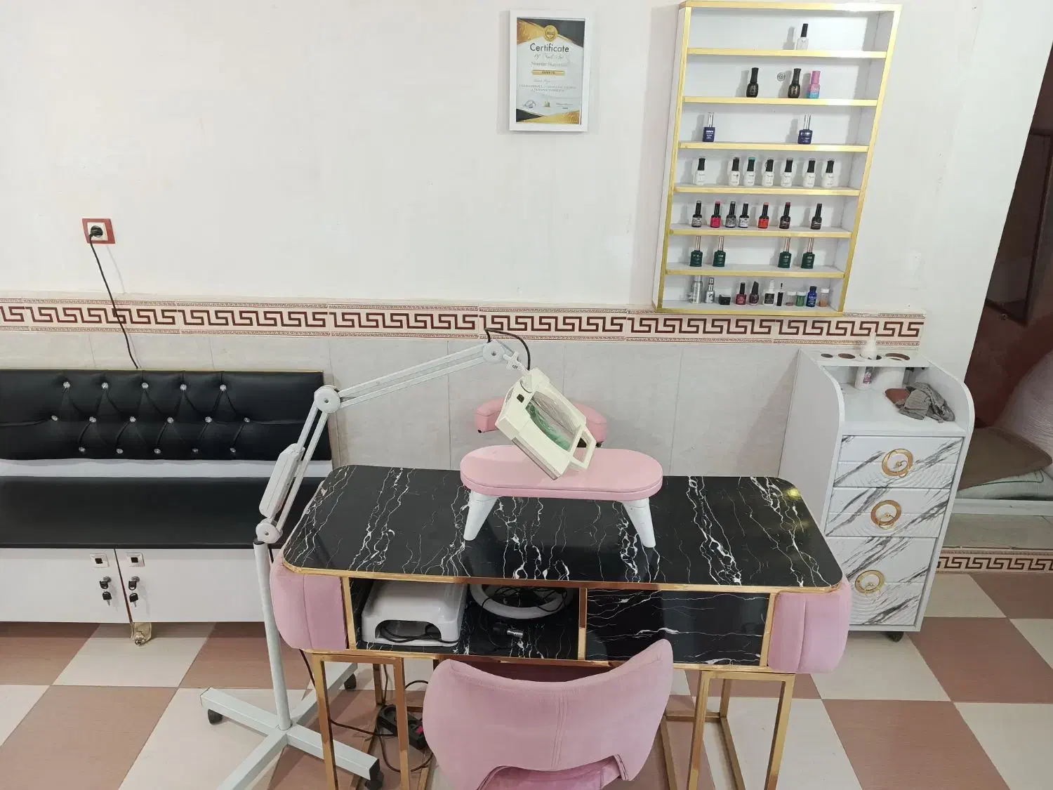 لوازم کاشت ناخن|آرایشگاه و سالنهای زیبایی|افشار, |دیوار