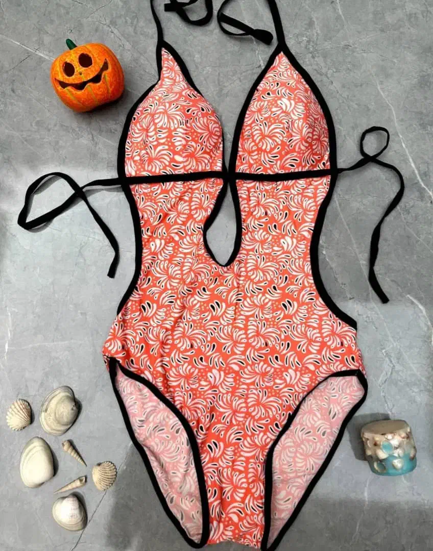 مایو شنا|لباس|باقرشهر, |دیوار