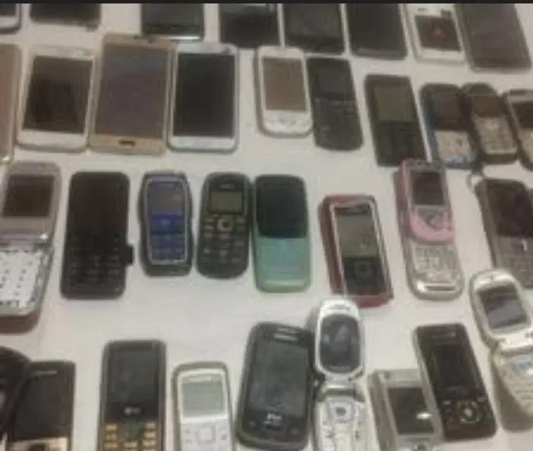 تعدادی گوشی ساده و کشویی|موبایل|سبزوار, قلعهنو دهزار|دیوار