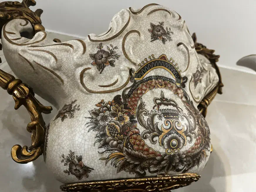 سرویس تزئینی زیرخاکی|کلکسیون اشیاء عتیقه|قم, باغ شازده|دیوار