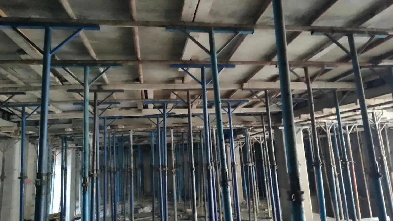 ارماتور بندی و قالب بندی ،بتن ریزی|خدمات پیشه و مهارت|بندرعباس, |دیوار