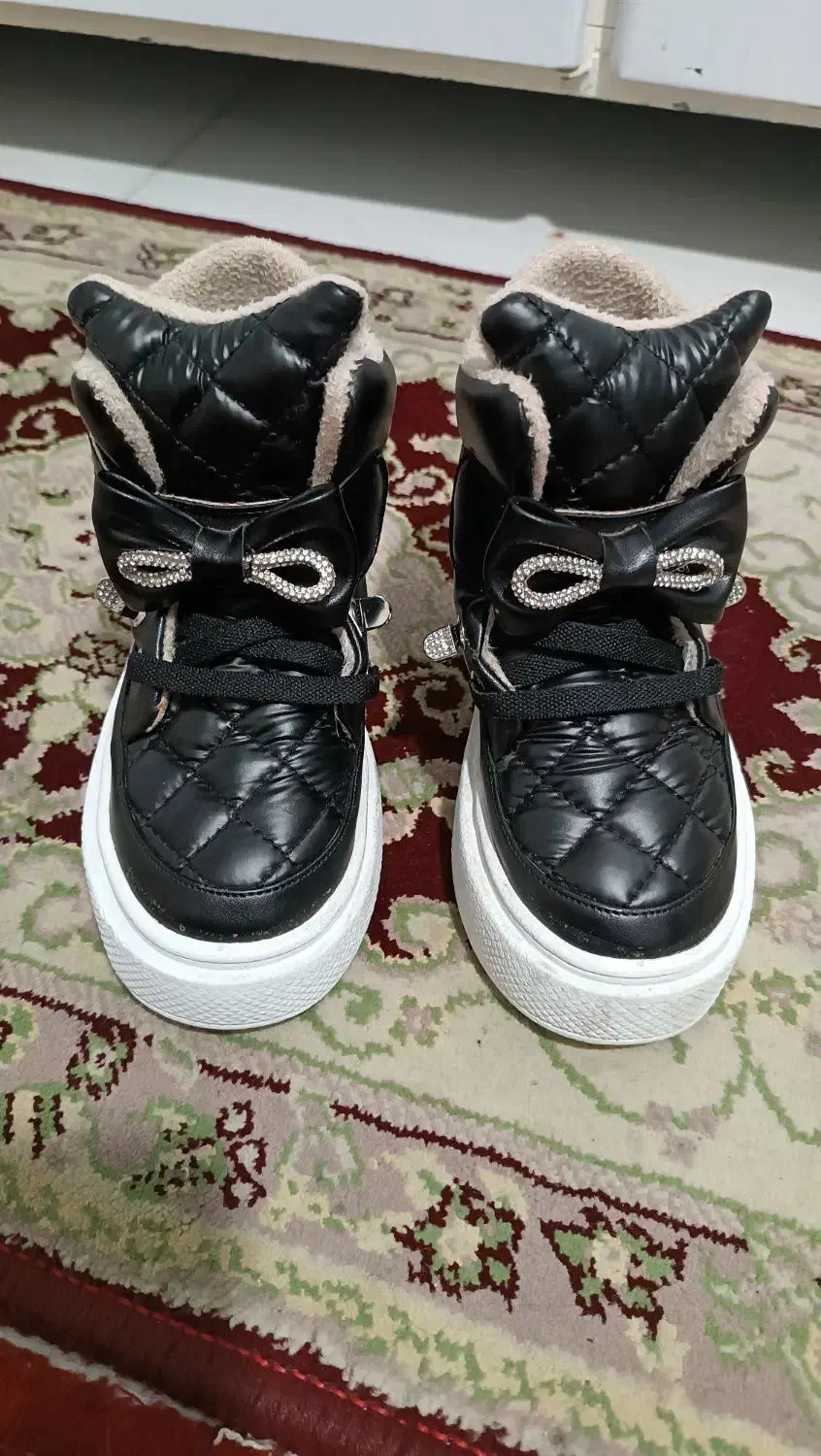 کفش در حد نو بچگانه|کفش و لباس بچه|مرودشت, فاز دوم شهرک فرهنگیان|دیوار