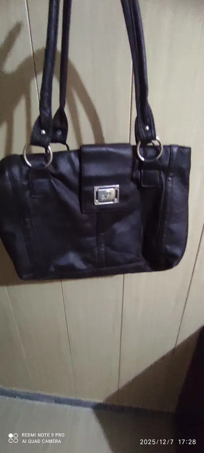 کیف|کیف، کفش، کمربند|نهاوند, |دیوار