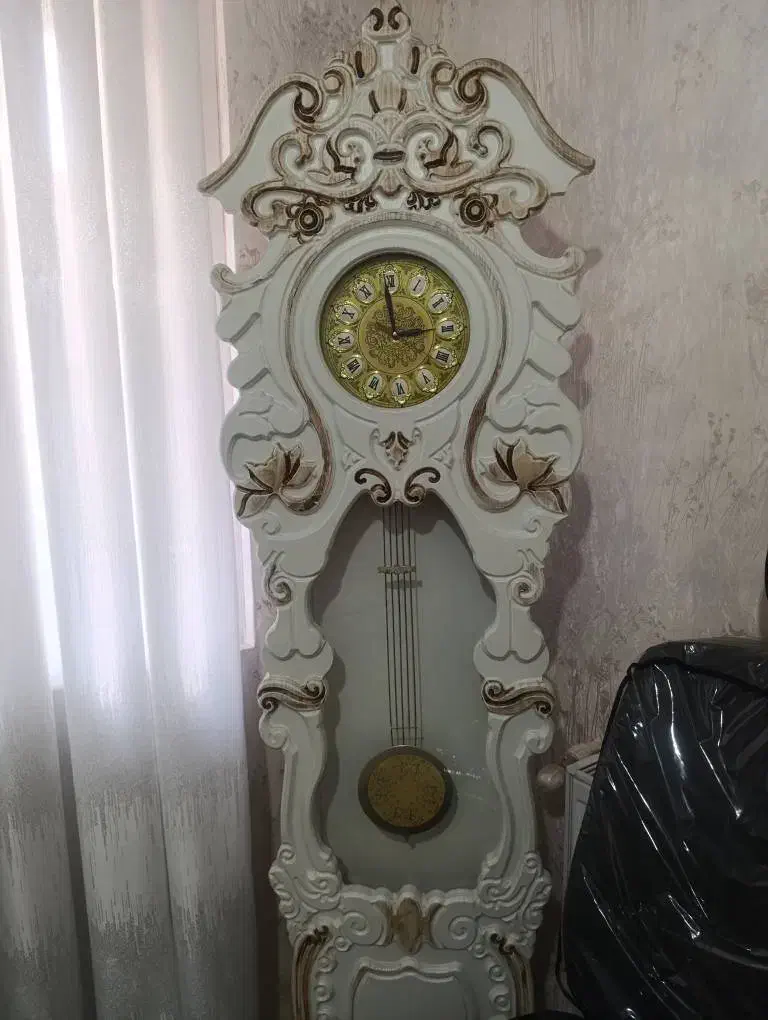 ساعت ایستاده|ساعت دیواری و تزئینی|قدس, شهر‌قدس|دیوار