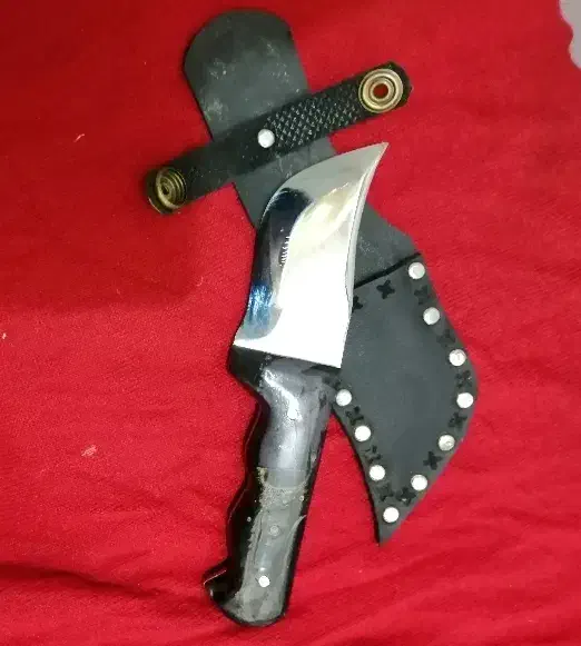 چاقو شماره یکو نیم دسته شاخ با غلاف|کوهنوردی و کمپینگ|همدان, |دیوار