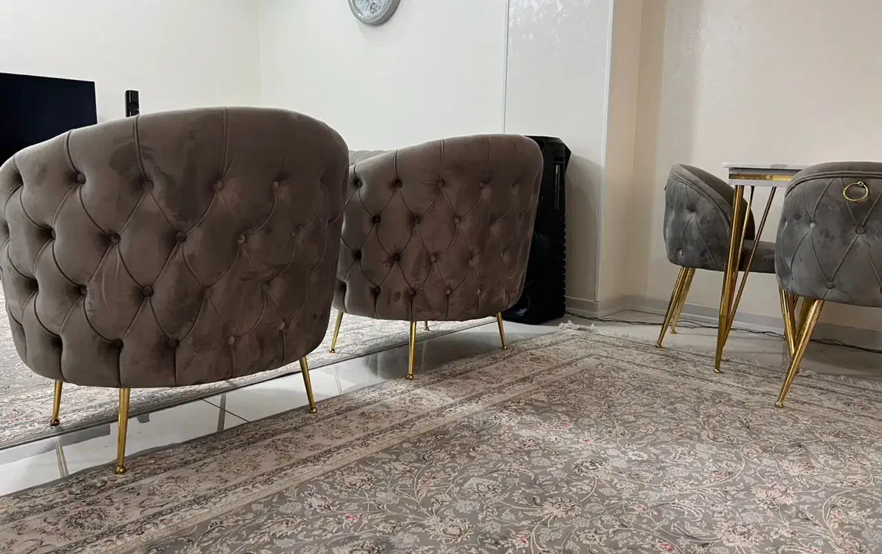 مبل راحتی مکانیزه چستر و میز ناهارخوری ست|مبلمان خانگی و میز عسلی|اندیشه, شهرک صدف|دیوار