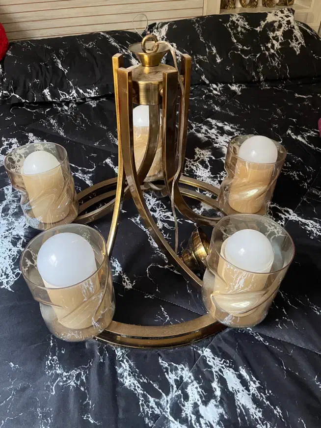 لوستر ۵ شاخه در حد نونونونو|لوستر و چراغ آویز|شیراز, شهرک سراج‎|دیوار