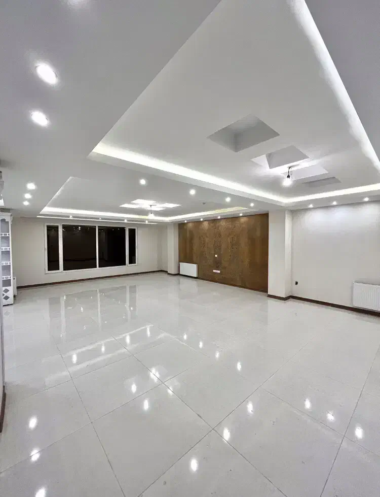 دانشگاه / 160 متر / جنوبی / نوساز / طبقه اول|فروش آپارتمان|قزوین, |دیوار